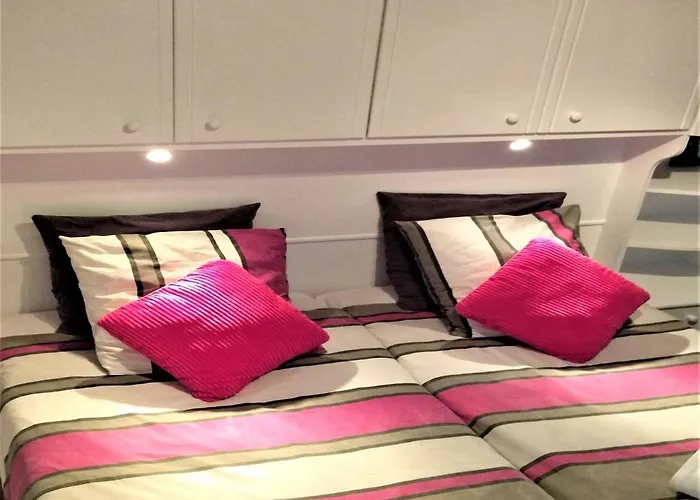 With Stunning Views Near 别墅 *